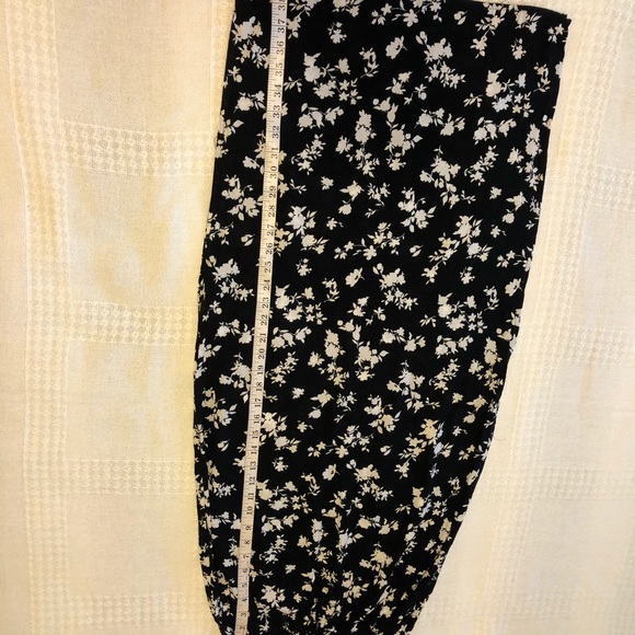 Beautiful Summer Skirt! - Picture 7 of 11